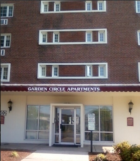 Building Photo - Garden Circle Apartments