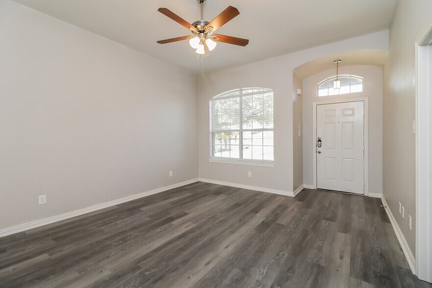 Building Photo - 9112 Christopher Cir