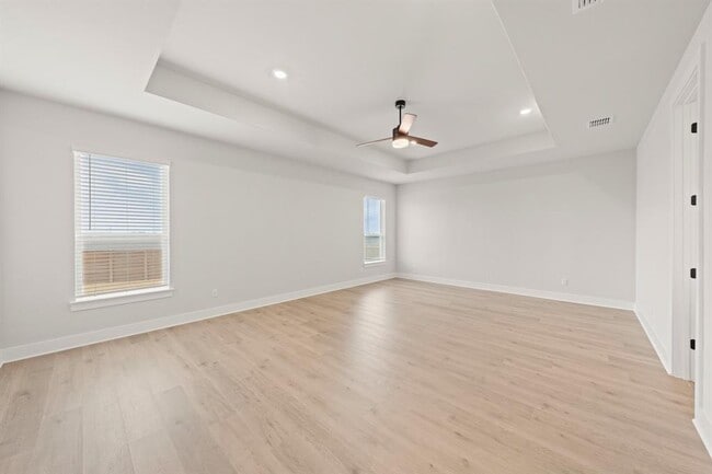 Building Photo - 309 E Luna Blue Ln