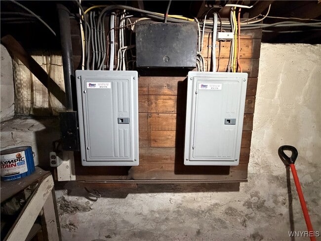 Building Photo - 41 Crestwood Ave