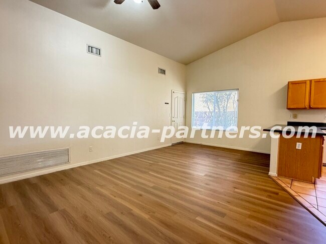 Building Photo - Four Bedroom in Rita Ranch
