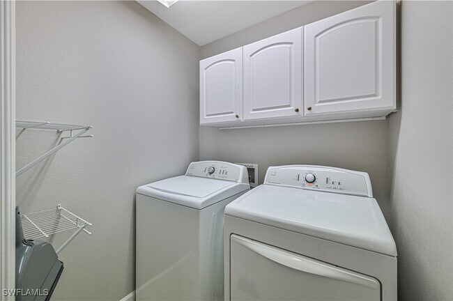 Building Photo - 3770 Springside Dr