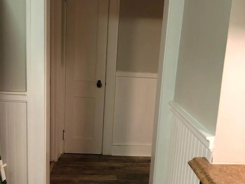 Building Photo - 103 Gridley St