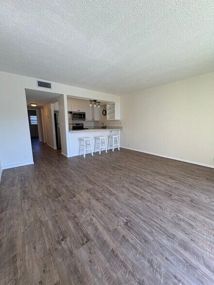 Building Photo - 1441 N Atlantic Ave