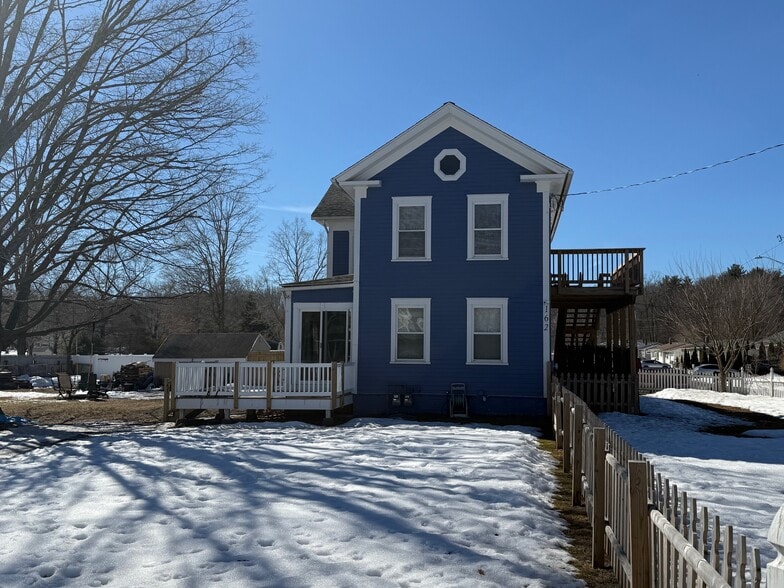 Building Photo - 162 Russell Rd