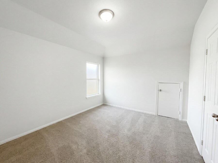 Building Photo - 200 Rippling Creek Ln