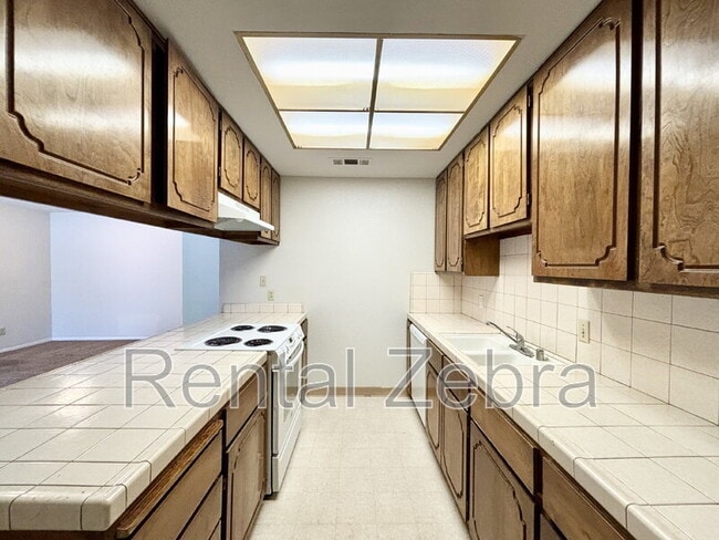 Building Photo - 3357 San Ramon Ct
