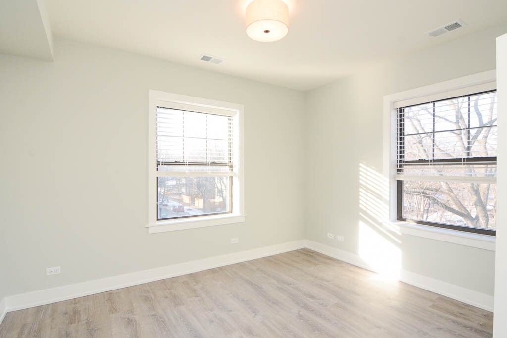 Building Photo - 1152 Maple Ave