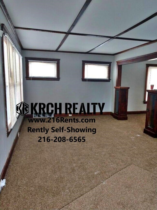 Building Photo - Available Now! Remodeled 3 Bed 1 bath home!