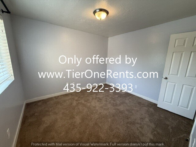 Building Photo - NO DEPOSIT option available for qualified renters!