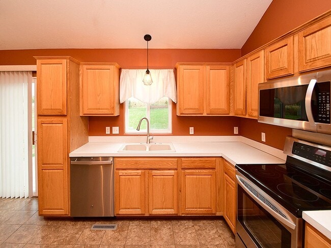 Building Photo - Inviting Home Minutes from Lake Cunningham...