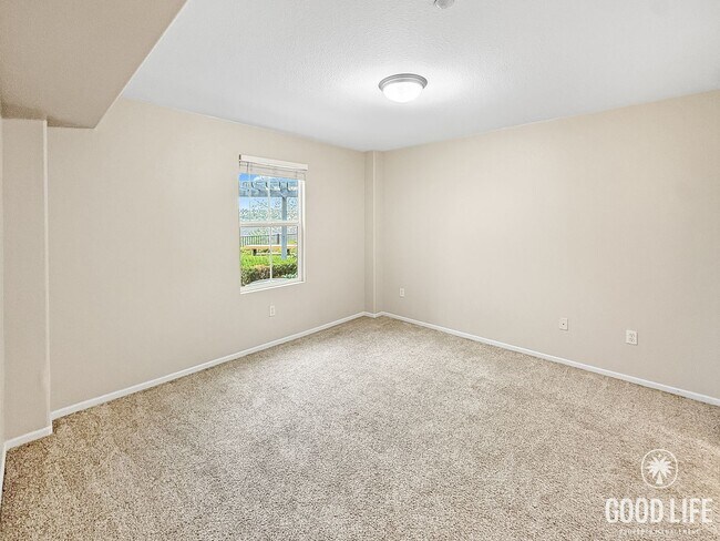 Building Photo - Beautiful 4B/4BA Home w/ Canyon Views & Great Layout!