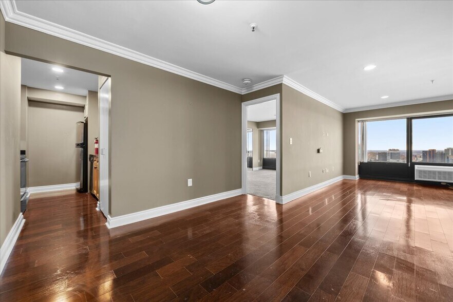 Building Photo - 300 Riverfront Dr