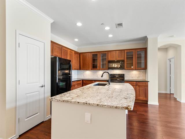 Building Photo - 1020 Texas St