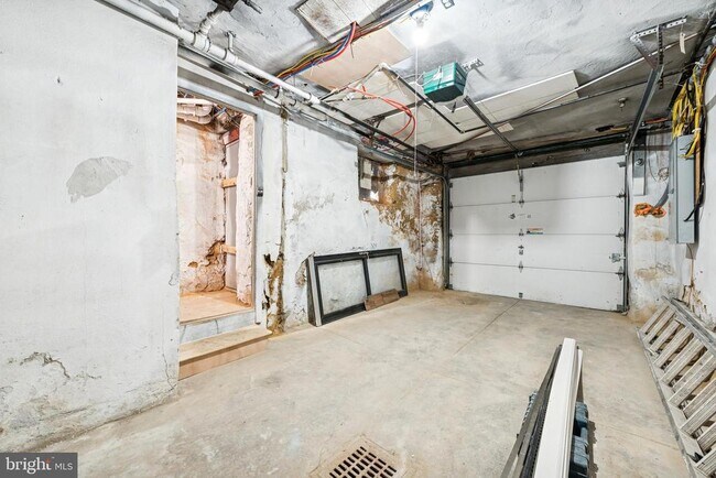 Building Photo - 5743 N 12th St