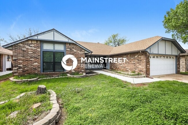 Building Photo - 3 Bedroom Pet-Friendly Home in OKLAHOMA CITY, OK with Main Street Renewal