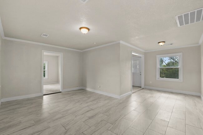 Building Photo - 1033 Cimarron St