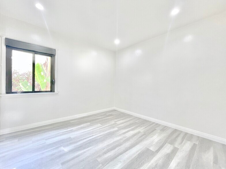 Building Photo - 4031 Berryman Ave