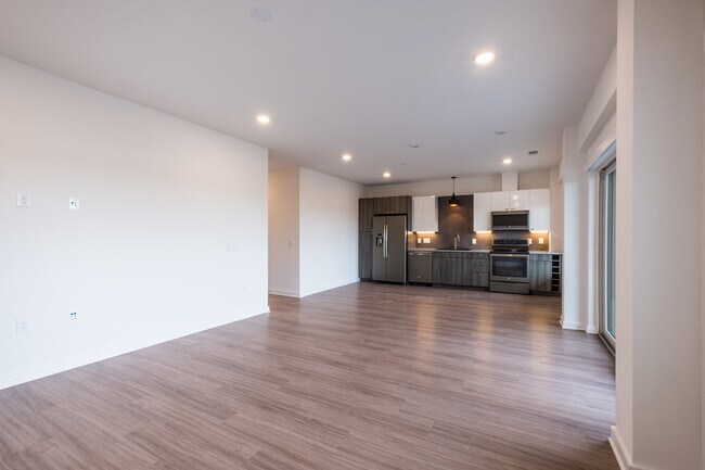 Building Photo - South Austin 2BR Condo with Balcony & Luxury Amenities