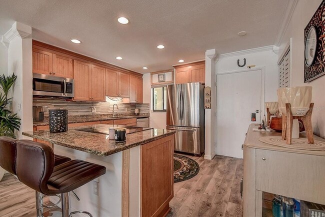 Building Photo - 865 S Gulfview Blvd