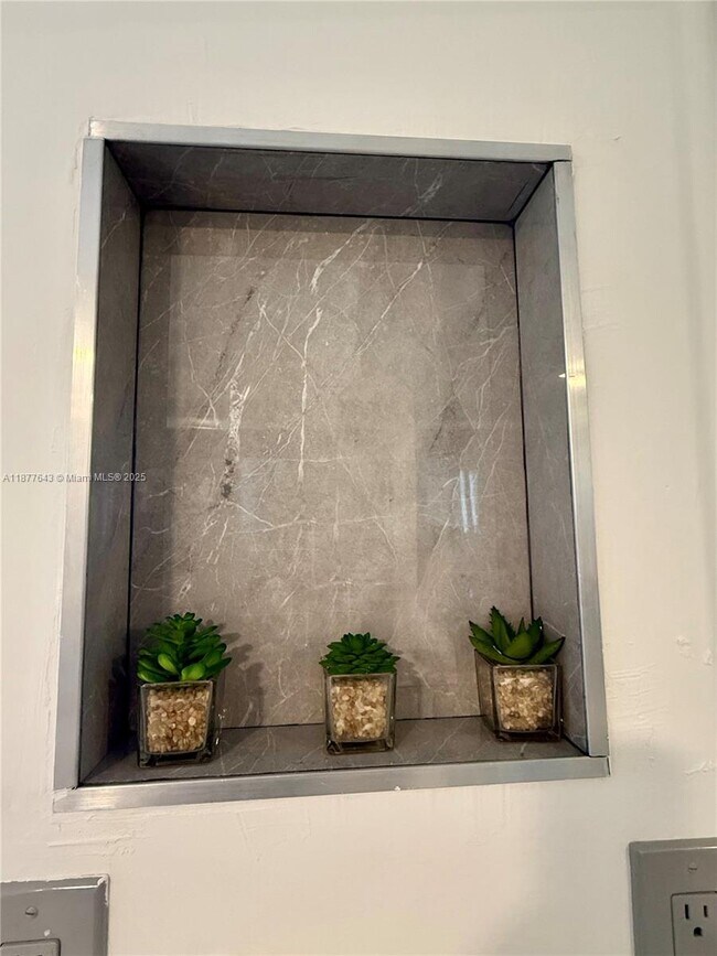 Building Photo - 555 NE 15th St