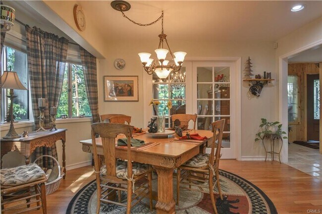 Building Photo - Charming Mountain Retreat across from Golf Course