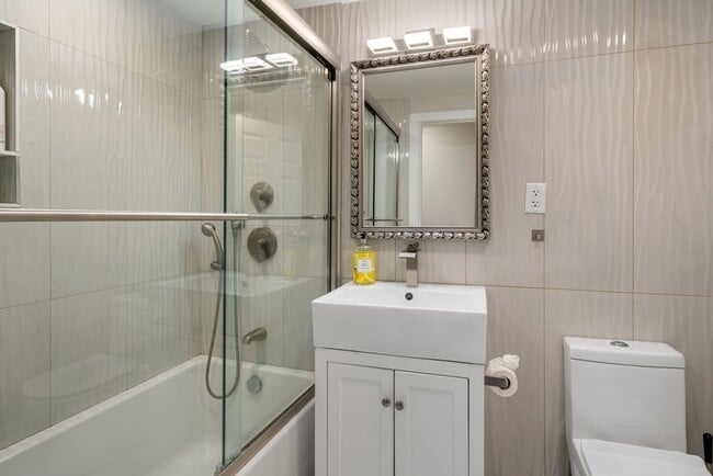 Building Photo - 63 Pine St