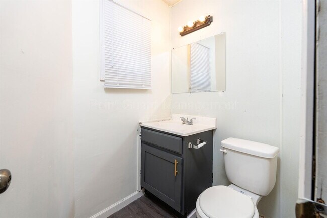 Building Photo - 1700 N Harvard Ave