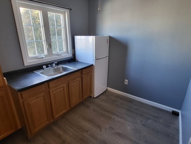 Building Photo - 33 Baldwin St