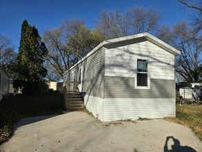 Building Photo - 127 Laurinda Ln