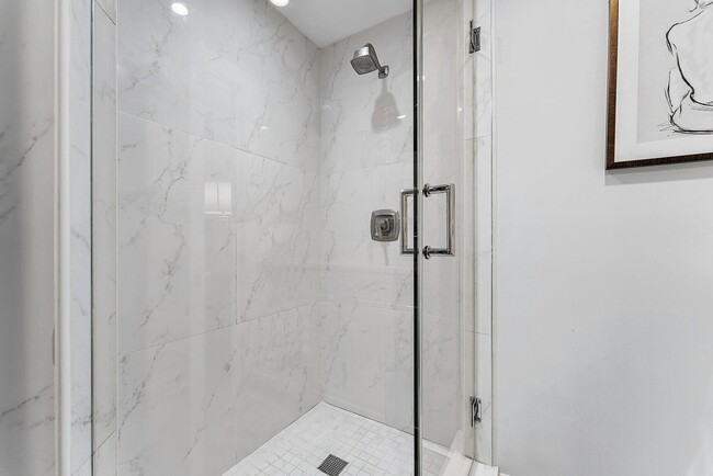 Building Photo - 2320 23rd Ct