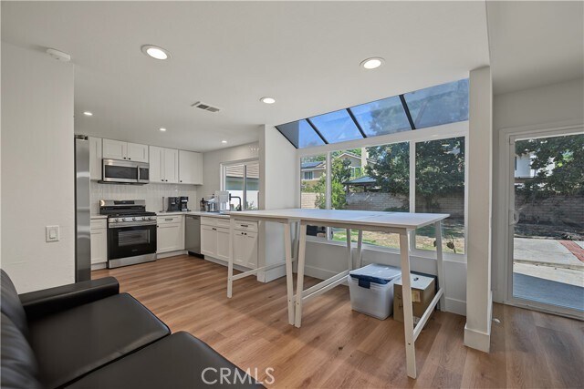 Building Photo - 104 Apple Blossom Cir