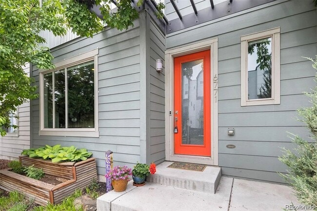 Building Photo - LUXURY MIDTOWN LIVING | PRIVATE BACKYARD RETREAT - Available NOW!