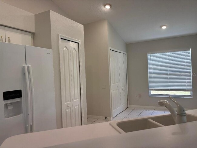 Building Photo - 1932 Grenville Ct