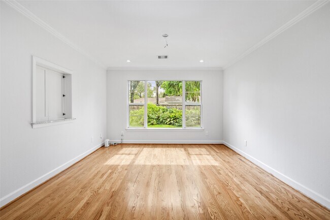 Building Photo - 4014 Tilson Ln