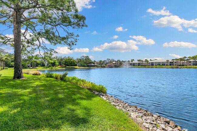 Building Photo - 893 Gulf Pavillion Dr