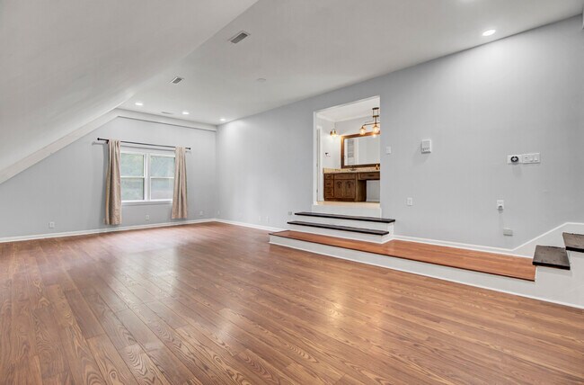 Building Photo - 8000 Eberly Ave