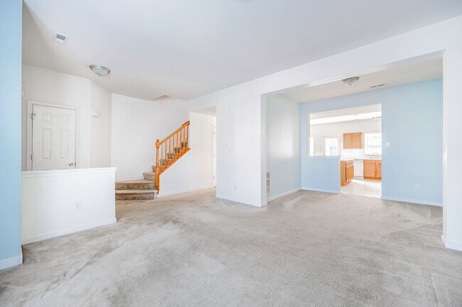 Building Photo - Gorgeous Luxury Townhome for rent