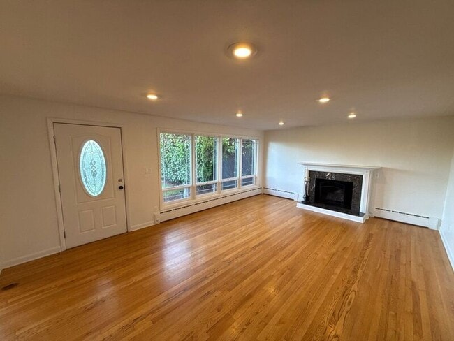 Building Photo - 1740 Glen Creek Rd NW