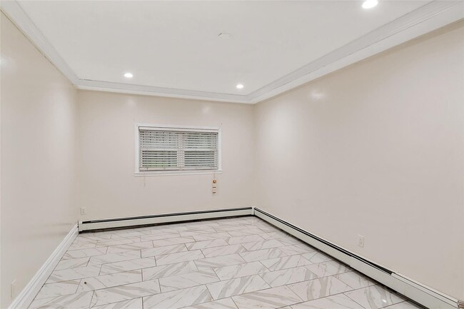Building Photo - 4392 Carpenter Ave