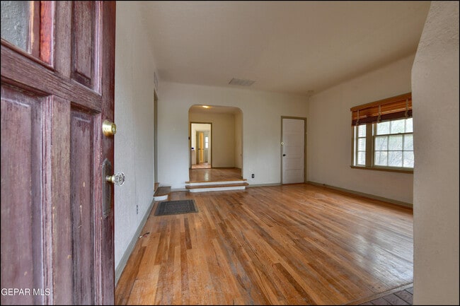 Building Photo - 1100 Kelly Way