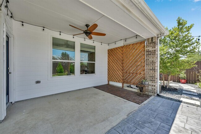 Building Photo - 16034 Dehay Ln