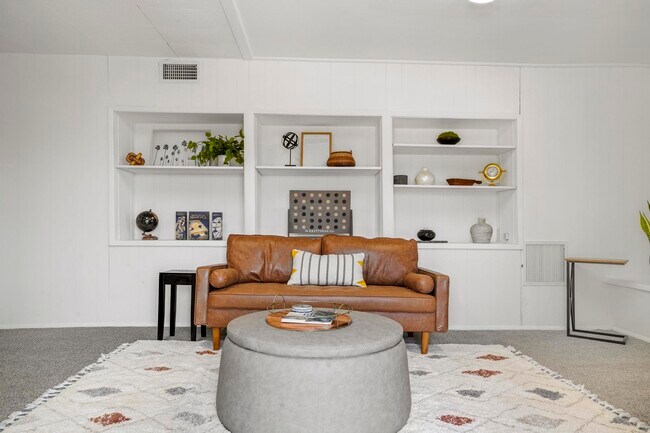 Building Photo - 3640 Princeton Ave