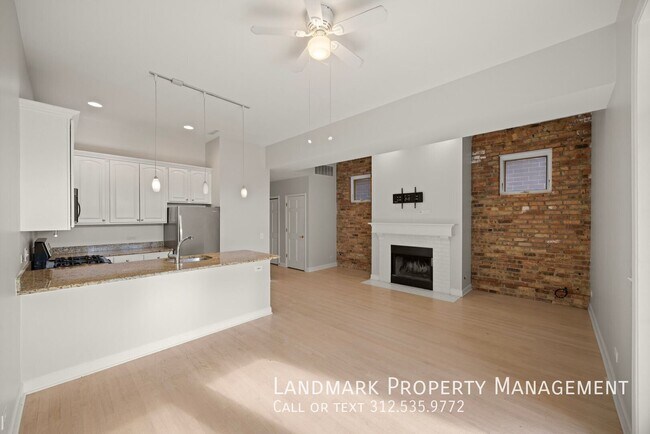 Building Photo - 1546 N Hudson Ave