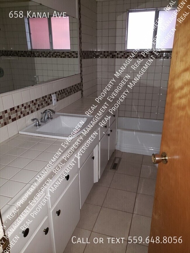 Building Photo - 658 W Kanai Ave