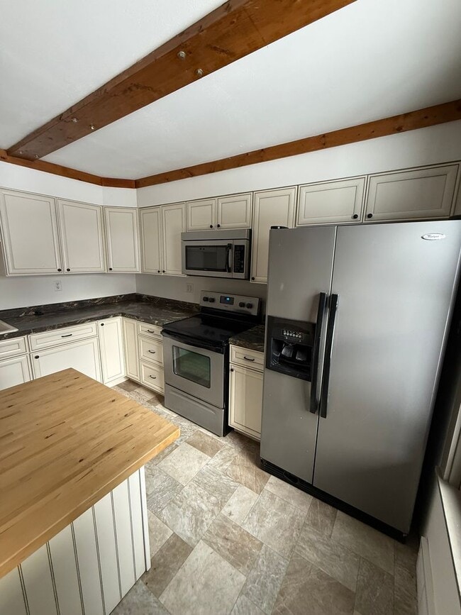 Building Photo - Charming Downtown Middleton Gem on Hubbard Ave