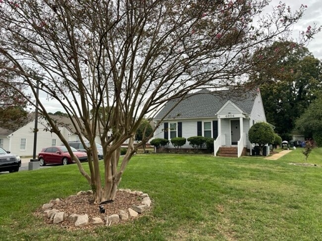 Building Photo - 4804 Hoyle Dr