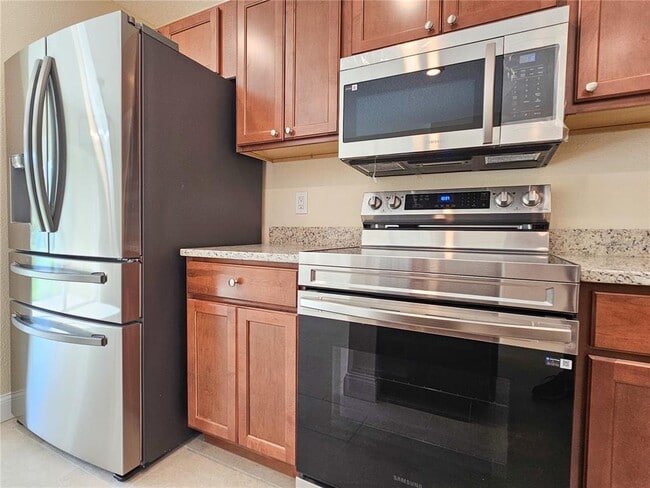 Building Photo - 6921 Central Ave