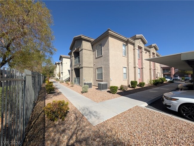 Building Photo - 8000 W Badura Ave