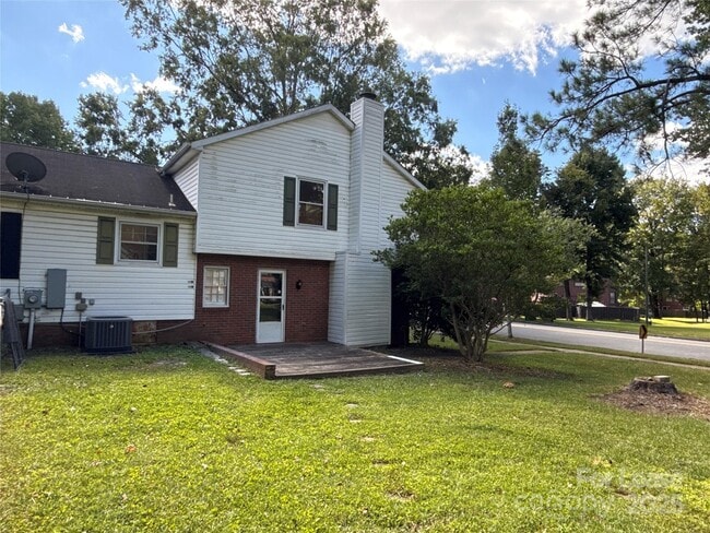 Building Photo - 6201 Bonnybrook Ln